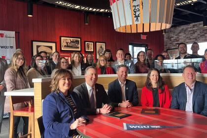 Las autoridades del estado de Kentucky, la fundación KFC y la Western Governors University hicieron el anuncio