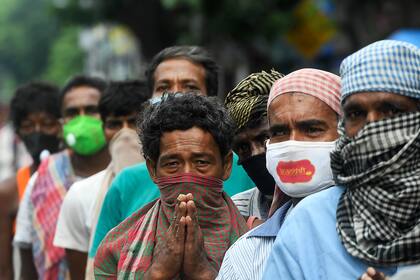 Un grupo de gente en el estado de Maharashtra, cuya capital es Bombay, en la India