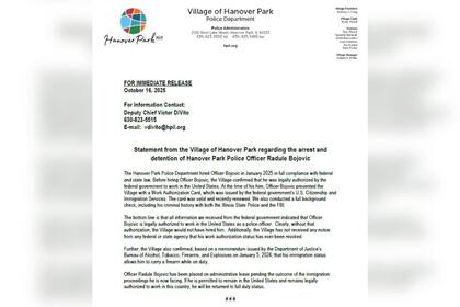 Las autoridades del suburbio de Chicago emitieron un comunicado sobre la detención del policía