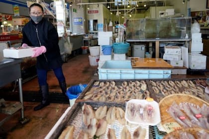 Las autoridades dicen que es seguro comer los alimentos producidos en Fukushima