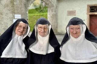 Las monjas rebeldes que huyeron del hogar de ancianos a donde las enviaron para regresar a su abandonado convento en los Alpes