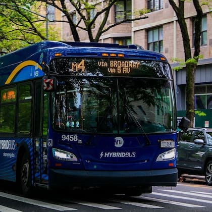 Mamdani pretende implementar los autobuses gratuitos en la Gran Manzana