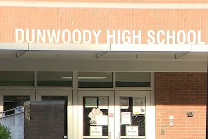 Las autoridades lo entregaron al ICE, que lo mantiene bajo custodia en un centro de detención