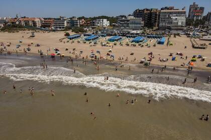 Las autoridades municipales esperan que el excepcional movimiento turístico registrado en todo Pinamar durante de la primera quincena se repita durante la segunda