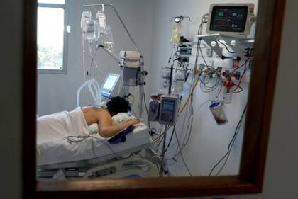 Las autoridades no esperaban que los contagios se extendieran tan ampliamente en Argentina.