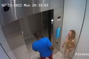 El video en que la modelo de OnlyFans acusada de matar a su novio lo ataca en un ascensor