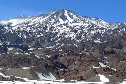 Las autoridades subieron el nivel de alerta a "Técnica Verde" debido a la actividad sísmica registrada cerca del volcán Tupungatito