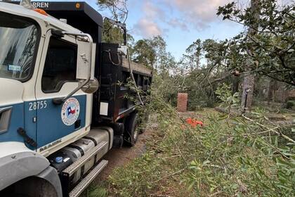 Las autoridades trabajan en la zona de Harris afectada por el tornado