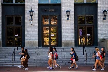 Las autoridades universitarias y de la ciudad aseguraron que la comunidad estudiantil puede retomar las clases este miércoles