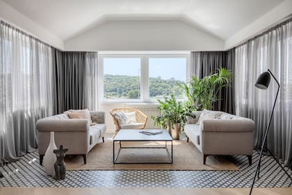 Las baldosas son españolas y fabricadas por Vives, la histórica fábrica de Castellón. Lámpara (Gräshopp)