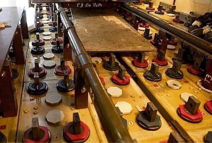 Las baterías del ARA San Juan en el centro de la escena desde el principio de la desaparición