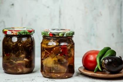 Las berenjenas al escabeche son tradicionales de la gastronomía argentina