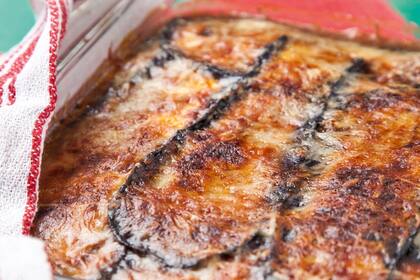 Las berenjenas con tomate y mozzarella son una delicia