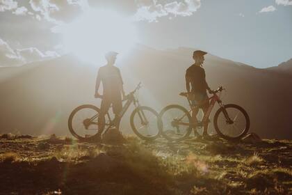 Las bicicletas de gravel son una versión de la mountain bike menos extrema.