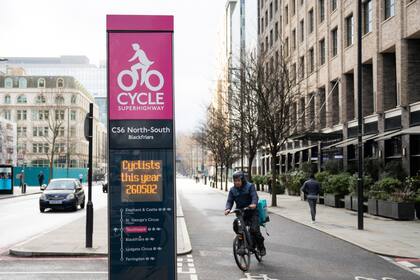 Las bicisendas ganan espacio como medio de transporte en las principales ciudades del mundo