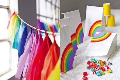 Las bolsas de papel para entregar al final de la fiesta se pueden comprar estampadas en papeleras o cotillones, o blancas, listas para decorar