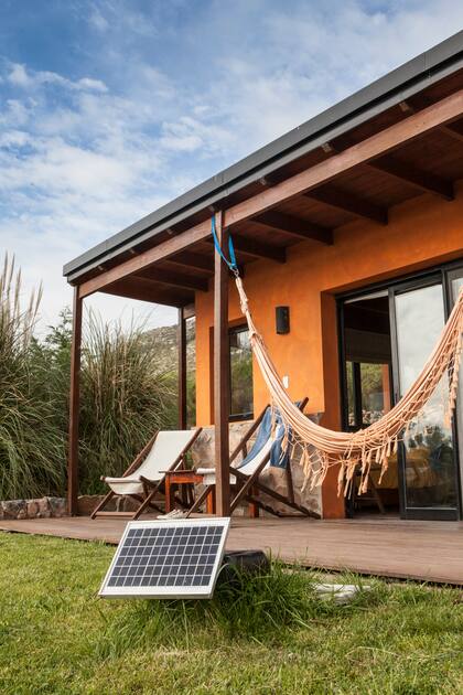 Las cabañas están construidas con el mínimo impacto ambiental y tienen todo lo indispensable para una estadía confortable, pero sin estridencias.