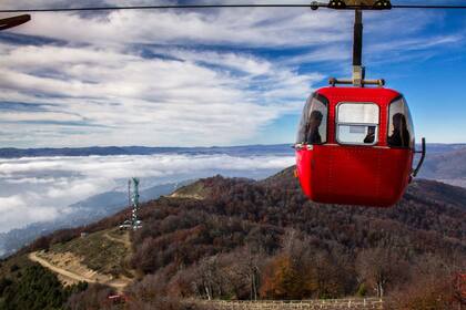 Las cabinas del teleférico, con increíble vista panorámica de lagos y montañas