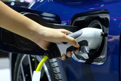 Las calcomanías representaron un incentivo adicional para que los conductores cambiaran a autos más limpios, ya que ofrecían acceso a carriles para vehículos compartidos