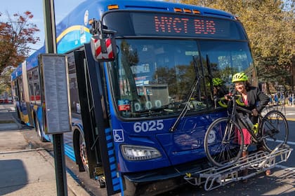 Mamdani considera que la Gran Manzana cuenta con el presupuesto municipal necesario para poder financiar su programa de boletos gratuitos