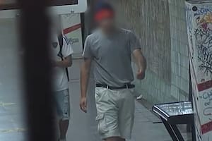 In fraganti: así cayeron dos pungas en microcentro tras robarle una cadena de oro a una mujer