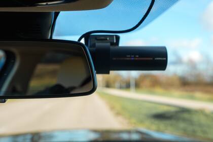 Las cámaras ubicadas en el espejo retrovisor brindan más seguridad y confort