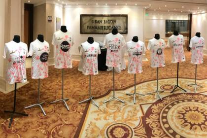 Las camisetas alternativas de las jugadores de Futsal de Atlas