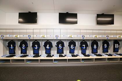 Las camisetas de Los Pumas colgadas antes del partido frente a los Wallabies en Sidney.