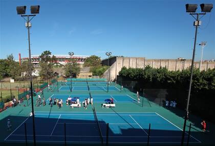 Las canchas de tenis del Cenard, renovadas