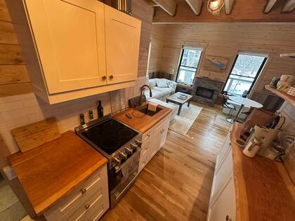 Las casas del árbol en Starved Rock cuentan con cocina completa y otros servicios (Treehouses Starved Park)