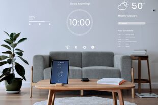 Las casas inteligentes pueden preparar el lugar a distancia antes de llegar, encendiendo luces y controlando la temperatura de la calefacción o el aire acondicionado
