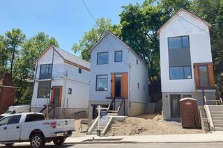 ¿Cómo hacen?: construyen una casa que puede sumar un piso en un día