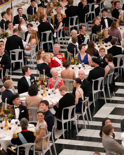 Las casas reales europeas se acercaron a celebrar la mayoría de edad del príncipe de Dinamarca, nieto de la reina Margarita