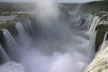 Las cataratas del Iguazú, ubicadas en el límite de Argentina y Brasil, forman parte de las imágenes del documental de Yann Arthus Bertrand, producido por Luc Besson