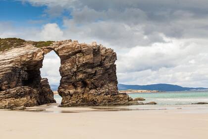 Las Catedrales, formaciones rocosas de las afueras de Ribadeo, que se ven sólo con marea baja.