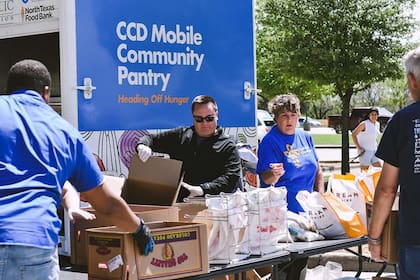 Las Catholic Charities Dallas entregarán alimentos gratis en Texas en la semana del 6 al 12 de abril en ubicaciones establecidas