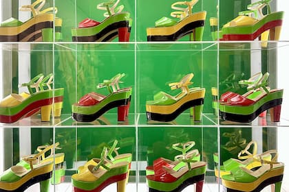 Las célebres plataformas de Puzzovio, en exhibición