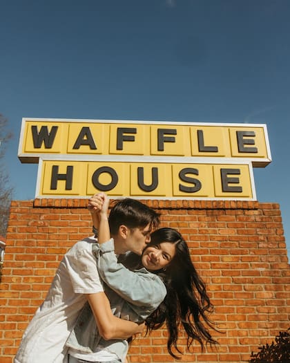 Las cenas para el 14 de febrero en Waffle House son con reservas y los cupos son limitados (Instagram/@wafflehouseofficial)