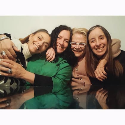 Las chancles suelen reunirse todos los años para compartir momentos juntas