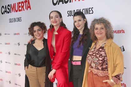 Las chicas de Casi muerta, Paola Barrientos, Natalia Oreiro, Violeta Urtizberea y Vivian El Jaber