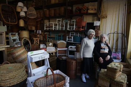 Desde 1950 funciona la mimbrería que fundó su padre.