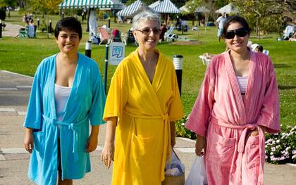 Las chicas disfrutan de un día en las termas de Federación, su principal atractivo.