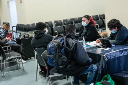 Las ciudades santuario ofrecen una red de protección a los inmigrantes indocumentados al facilitarle el uso de sus servicios sin preguntar por su estatus migratorio