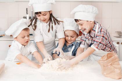 Las clases de cocina se imparten entre las 2 y las 5 de la tarde en diferentes instituciones educativas y tienen la duración de una hora (Facebook icookafterschool)
