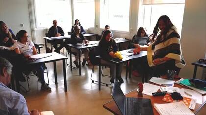 Las clases de islandés en un centro de idiomas cerca del centro de Reykjavik. En esta clase de español todos los estudiantes son venezolanos