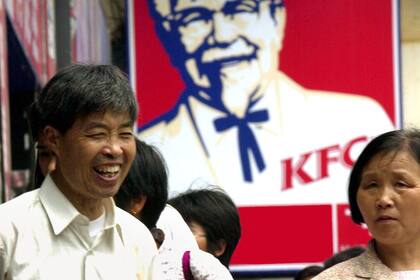 Las colas en los Kentuky Fried Chicken de Japón en Navidad pueden durar dos horas.