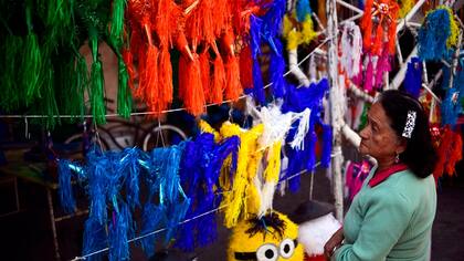 Las coloridas piñatas, parte de la tradición mexicana