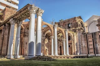 El templo cuyas obras se abandonaron hace casi un siglo y hoy se usa de “patio cultural”