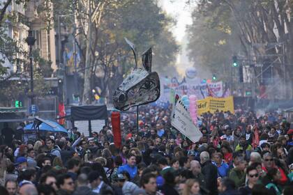 Las columnas llegaron desde diferentes calles hasta la Plaza de Mayo