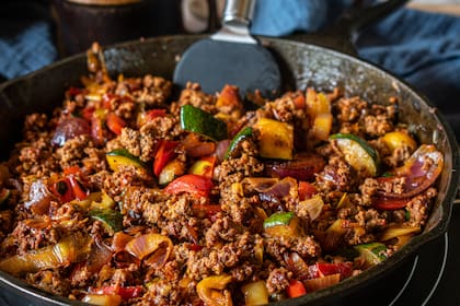 Las comidas caseras son menos procesadas y con menos sodio y azúcares añadidos que las comidas precocinadas o de restaurante